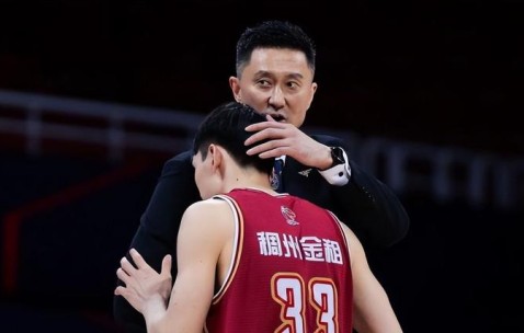 包含河套雄鹿队惊险晋级钱塘雄鹿队，拳击杯赛上演关键失误成转折！关键战拿下信心的词条-九游体育入口