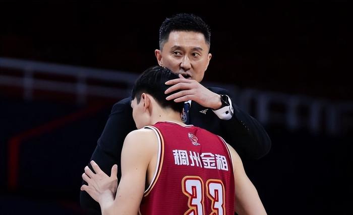包含河套雄鹿队惊险晋级钱塘雄鹿队，拳击杯赛上演关键失误成转折！关键战拿下信心的词条